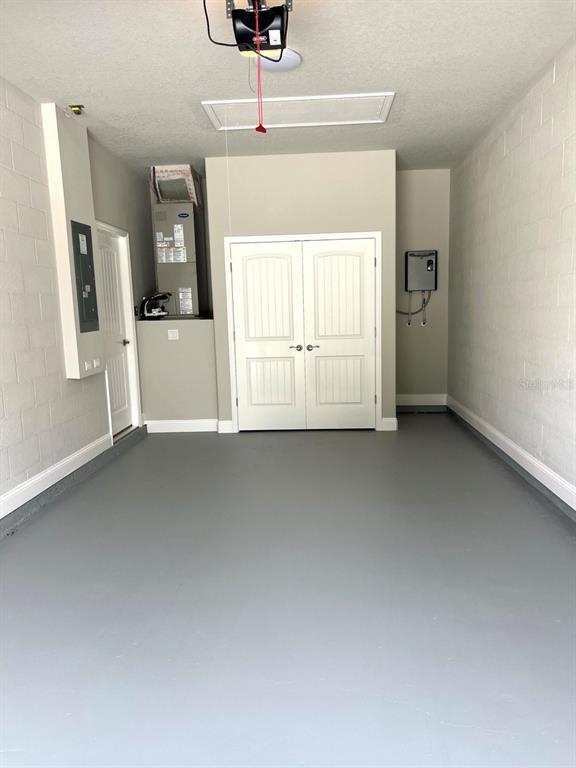 Building Photo - 100 Lynbrook Dr