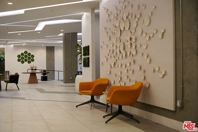 Building Photo - 414 N Orange St