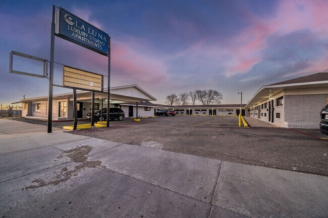 Building Photo - La Luna Luxury Suites