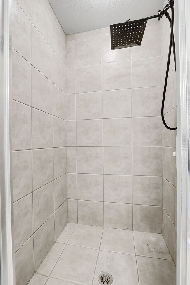 Building Photo - 4717 Excalibur Dr