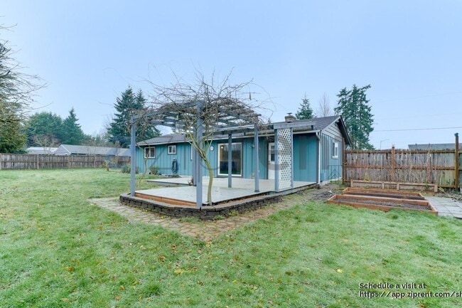 Building Photo - 9516 Holly Dr