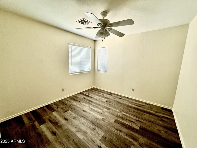 Building Photo - 4708 E Thunderhill Pl