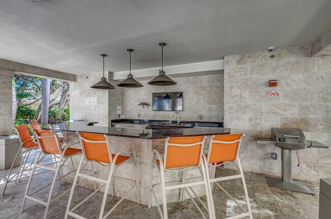 Building Photo - 550 Okeechobee Blvd