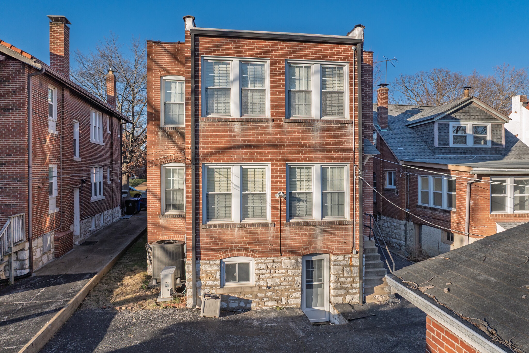 Building Photo - 7106 Forsyth Blvd