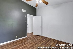 Building Photo - 551 Lanark Dr