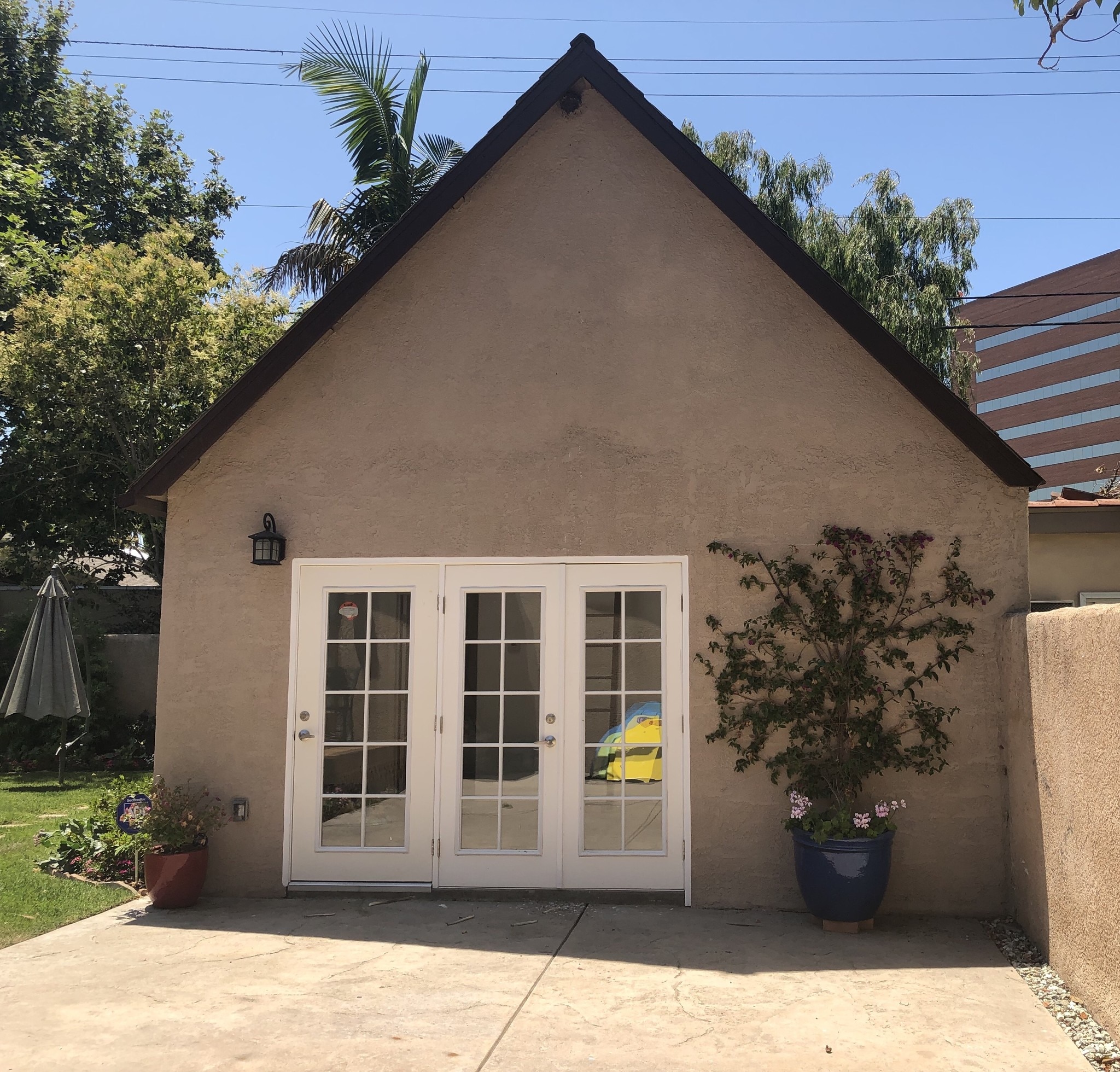 Private entrance to apartment - 8422 W 4th St