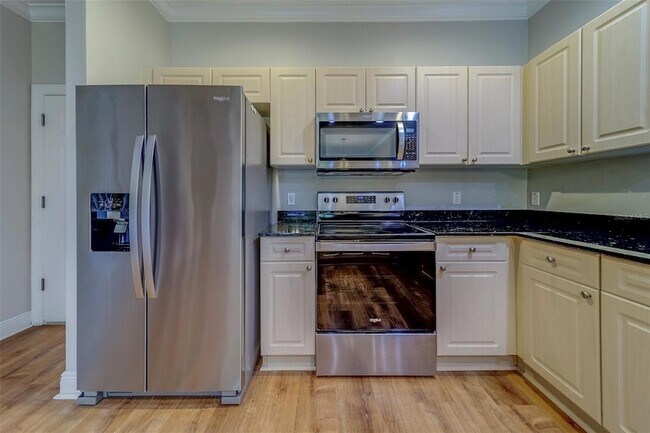 Building Photo - 270 Valencia Cir