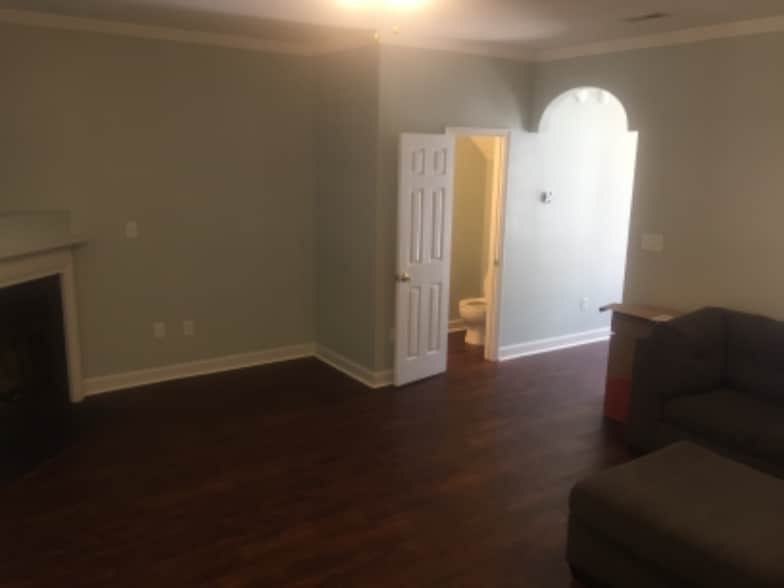 Building Photo - 2210 Trailwood Valley Cir