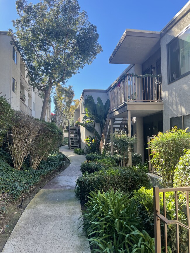 Entry Way, (Stairs to 2nd Floor) - 6725 Mission Gorge Rd