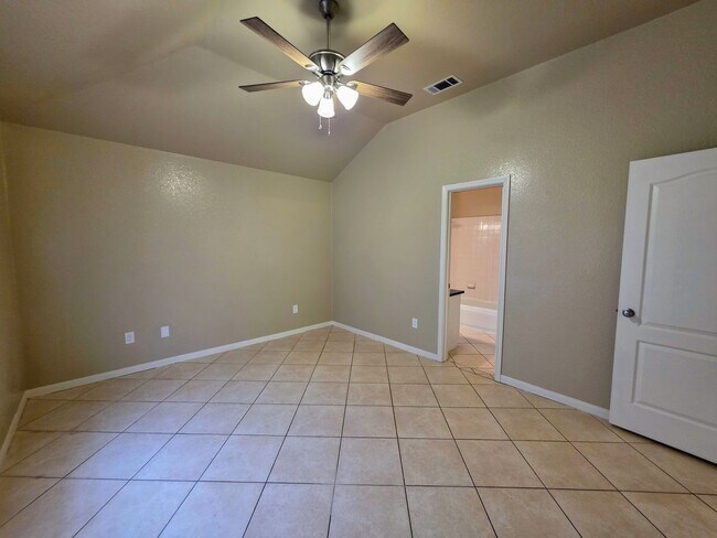 Building Photo - Beautifully Updated 4 Bedroom Home