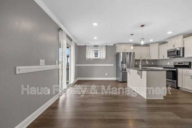 Building Photo - 191 Sambar Dr