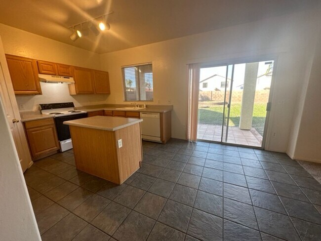 Building Photo - Mesa East Valley Home near Desert Ridge High