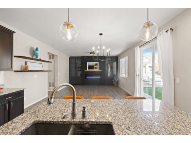 Building Photo - Crystal Valley Ranch in Castle Rock Luxury 3 bedroom with loft