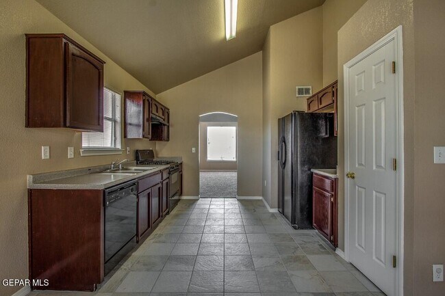 Building Photo - 3136 Tierra Encino Dr
