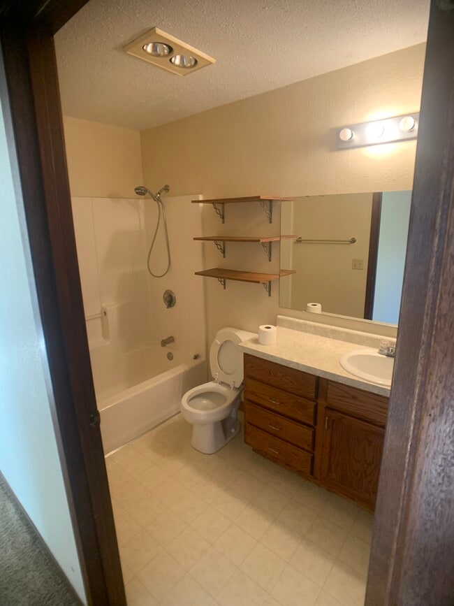 Building Photo - Kaeding Apartments - 343