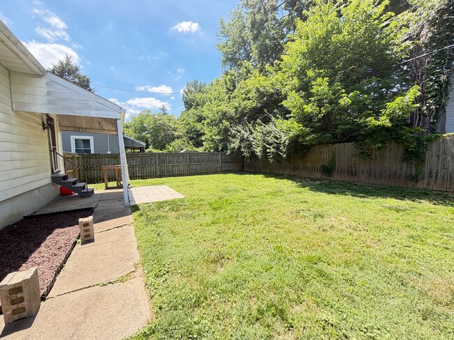 Building Photo - Spacious & Comfortable Two-Bedroom, and Bath House!