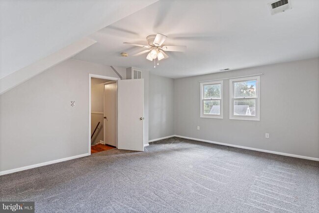 Building Photo - 4023 Poplar St