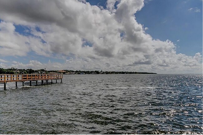 Building Photo - LONG TERM - FULLY FURNISHED 2/2 Open water...