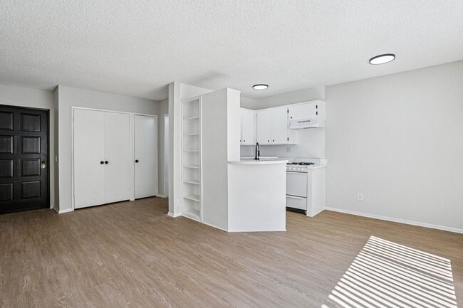 Interior Photo - 238 South Serrano Ave