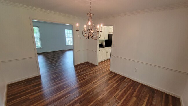 Building Photo - 4 bed, 2.5 Bath Home Available in Sugar Creek