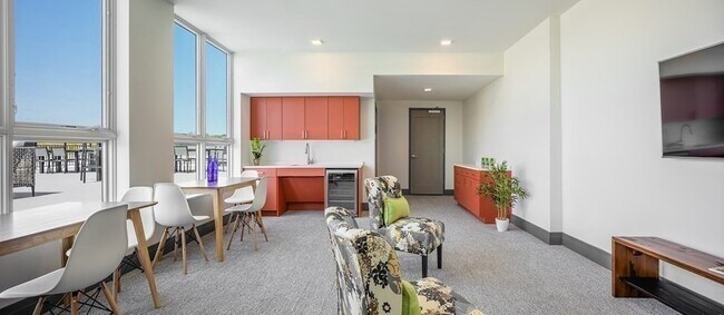 Building Photo - 3531 Washington St