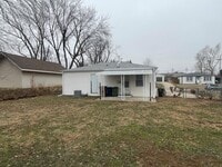 Building Photo - Home For Rent In Bellevue