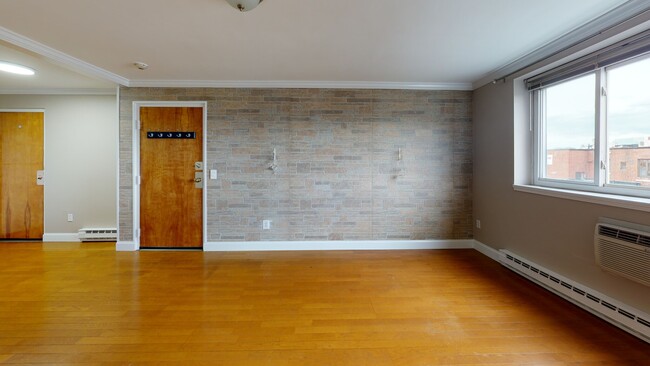 Primary Photo - 349 Broadway