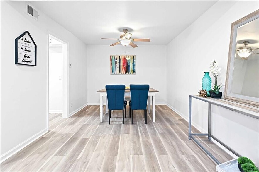 Building Photo - 4300 Roswell Rd NE