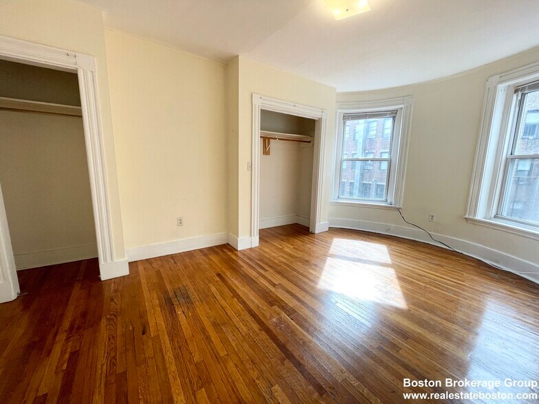 Building Photo - 76 Saint Stephen St