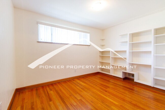 Building Photo - Spacious Home on Quiet Street with 2 Car Garage and Central A/C