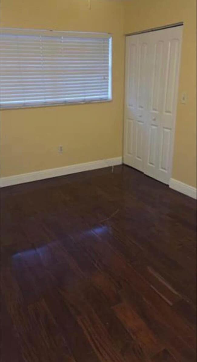Building Photo - 5100 SW 41st St