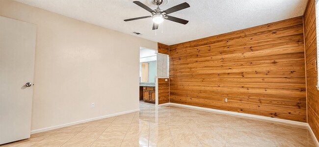 Building Photo - 13914 Bonnington Dr