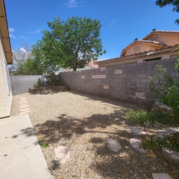 Building Photo - 7813 Seychelles Ct