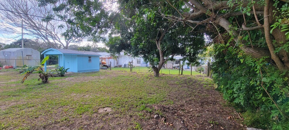 Building Photo - 2439 2nd Avenue SE