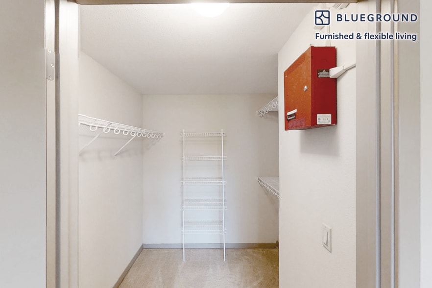 Building Photo - 5200 Iron Horse Pkwy