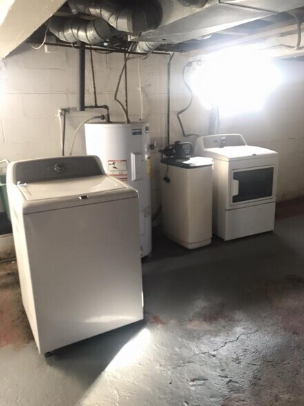 Building Photo - 9008 93rd Ave N