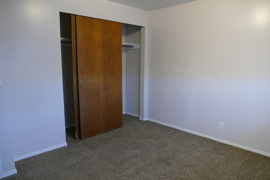 Building Photo - 2049 W 4450 S