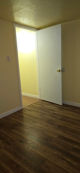 Building Photo - 1057 S 900 E