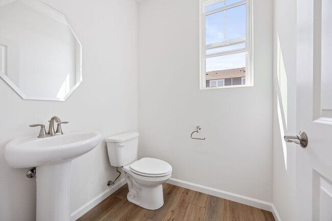 Building Photo - 6213 Sandbelt Dr