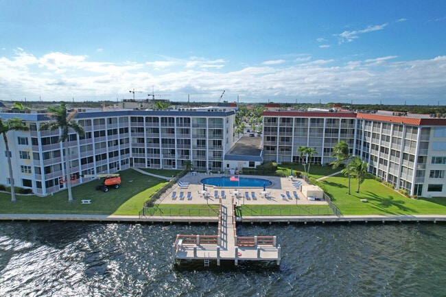 Building Photo - 104 Paradise Harbour Blvd