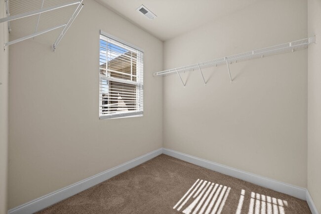 Building Photo - RENT THIS TWO BEDROOM UNIT FOR REDUCED REN...