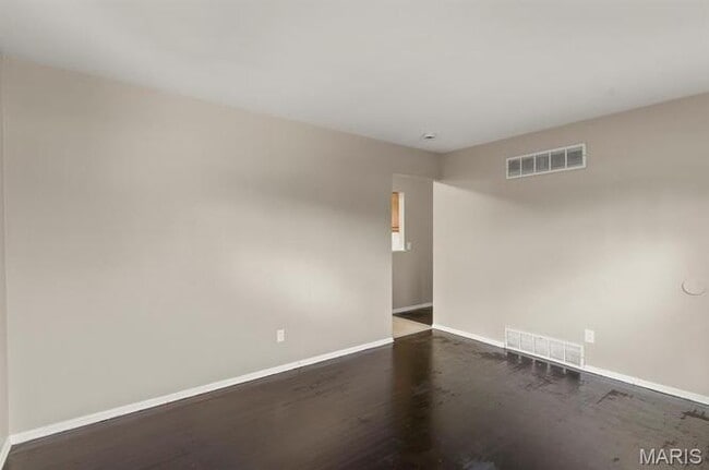 Building Photo - 1223 Reale Ave