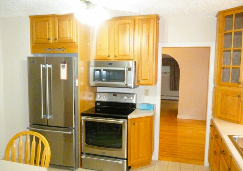 Building Photo - 6 Madeline St