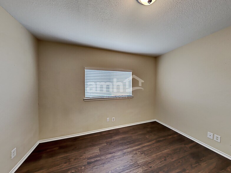 Building Photo - 8610 Still Moon