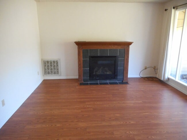 Building Photo - Beautiful single story ranch style home on cul-de-sac!