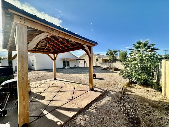 Building Photo - 7510 N Thornwood Rd