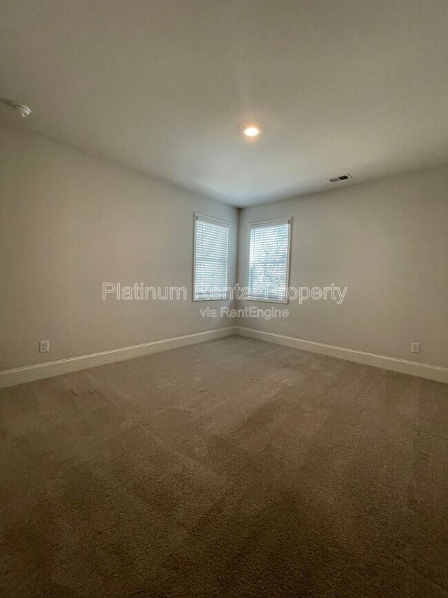 Building Photo - 1616 Chancery Ln