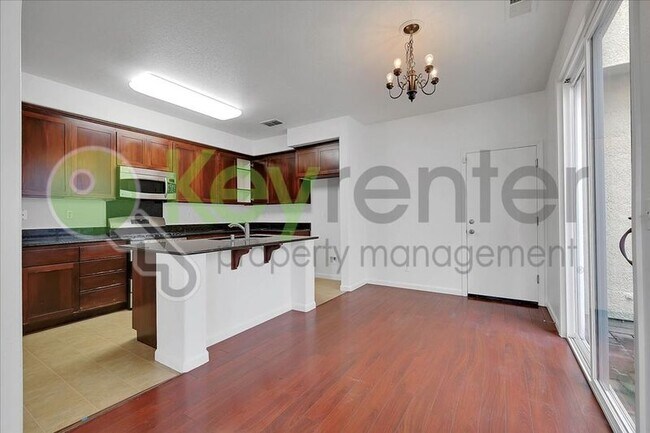 Building Photo - 10923 Oakham Dr