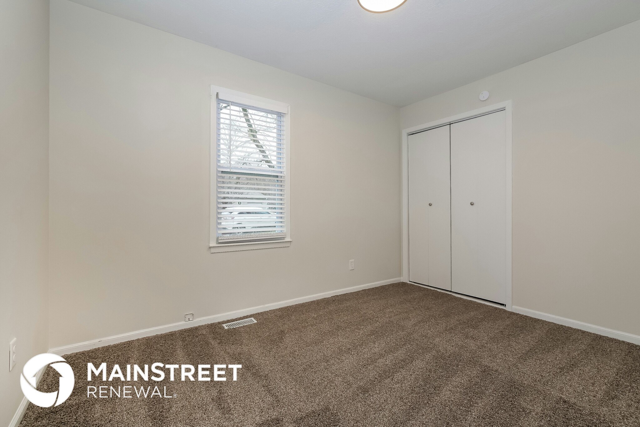 Building Photo - 17243 Chestnut Dr
