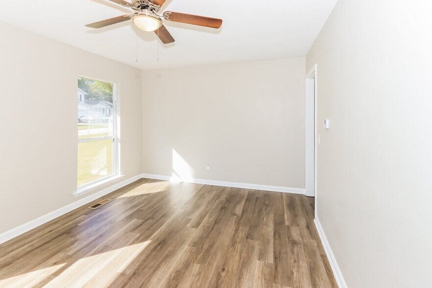 Building Photo - 113 Jacobs Ln